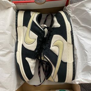 NIKE DUNK LOW LX